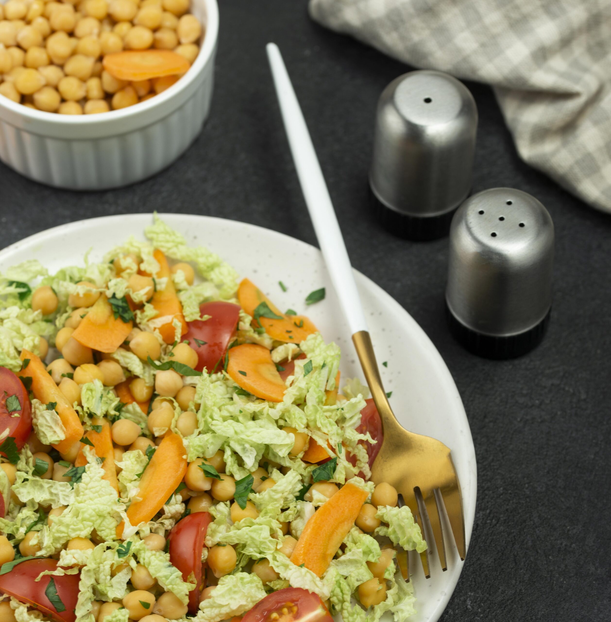 Fresh and Flavorful: Creative Salad Recipes That Break the Mold Mediterranean Chickpea Salad with a Twist